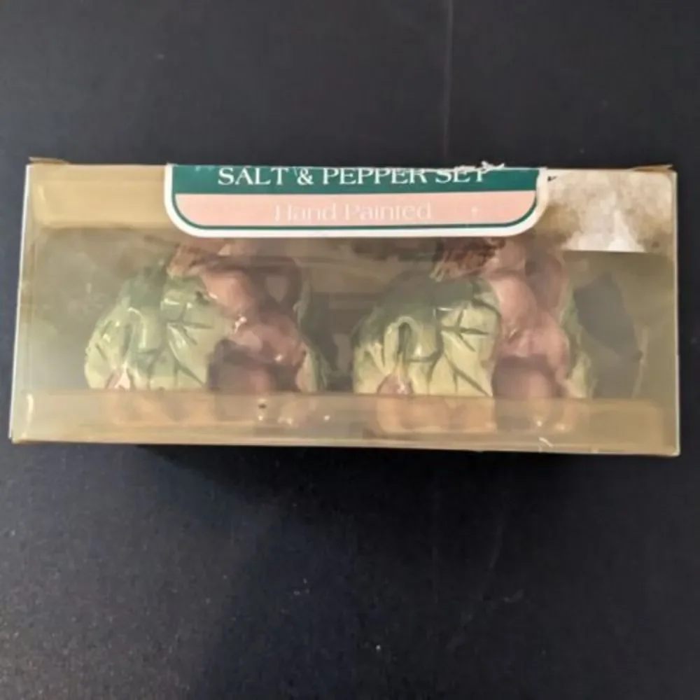 Canterbury Potteries Vintage Grape Salt And Pepper Shaker Set IOB Distressed Box